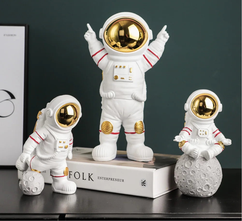 Resin Astronaut Figurines Spaceman with Moon Sculpture Decorative Miniatures
